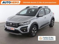 Usado Dacia Sandero Comfort 91 CV (66 kW) 2022 Gris Utilitario