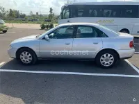 Usado Audi A4 150 CV (110 kW) 1999 Gris / plata Berlina