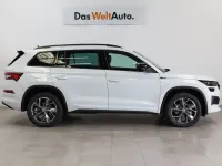 Usado Skoda Kodiaq SportlinePlus 150 CV (110 kW) 2022 Blanco SUV