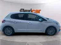 Usado Peugeot 208 Signature Sky 99 CV (72 kW) 2019 Blanco Utilitario