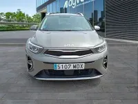 Usado Kia Stonic 120 CV (88 kW) 2023 Verde SUV