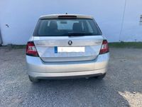 Usado Skoda Fabia Active 75 CV (55 kW) 2016 Gris / plata Berlina