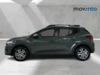 Usado Dacia Sandero Expression 101 CV (74 kW) 2023 Verde Berlina
