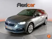 Usado Skoda Scala Selection 115 CV (84 kW) 2024 Gris Utilitario