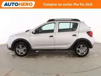 Usado Dacia Sandero Stepway 90 CV (66 kW) 2018 Gris Utilitario