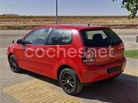 Usado VW Polo Advance 80 CV (58 kW) 2005 Rojo Utilitario
