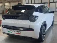 Usado Lancia Ypsilon 110 CV (80 kW) 2025 Blanco Utilitario
