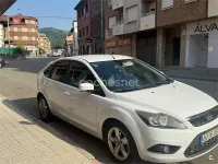 Usado Ford Focus Trend 100 CV (73 kW) 2009 Blanco Berlina