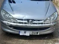 Usado Peugeot 206 70 CV (51 kW) 2006 Gris / plata Familiar