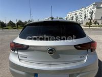 Usado Opel Astra Excellence 136 CV (100 kW) 2016 Gris / plata Berlina