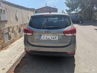 Usado Kia Carens 136 CV (100 kW) 2015 Gris / plata Monovolumen