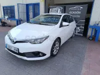Usado Toyota Auris Active 116 CV (85 kW) 2017 Blanco Berlina