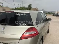 Usado Renault Mégane Dynamique 115 CV (84 kW) 2006 Beige Berlina