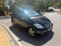 Usado Mercedes A180 Avantgarde 109 CV (80 kW) 2010 Negro Utilitario