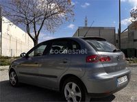 Usado Seat Ibiza 100 CV (73 kW) 2004 Gris / plata Utilitario