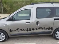 Usado Dacia Dokker Ambiance 90 CV (66 kW) 2015 Marrón Monovolumen