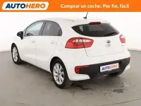 Usado Kia Rio 85 CV (62 kW) 2015 Blanco Berlina