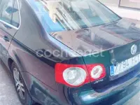Usado VW Jetta Advance 105 CV (77 kW) 2006 Negro Berlina