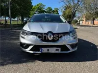 Usado Renault Mégane LIMITED 140 CV (102 kW) 2020 Gris / plata Berlina