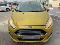 Usado Ford Fiesta Titanium 95 CV (69 kW) 2013 Amarillo Utilitario