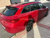 Usado Seat Leon FR 150 CV (110 kW) 2021 Granate Familiar