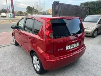 Usado Nissan Note Acenta 86 CV (63 kW) 2009 Granate Utilitario