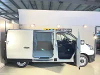 Usado Renault Trafic 120 CV (88 kW) 2021 Blanco Monovolumen