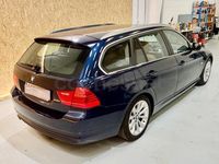 Usado BMW 318 143 CV (105 kW) 2011 Azul Familiar