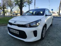 Usado Kia Rio Plus 84 CV (61 kW) 2018 Blanco Berlina