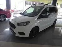 Usado Ford Tourneo Sport 101 CV (74 kW) 2021 Blanco Van