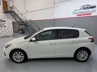 Usado Peugeot 308 Style 100 CV (73 kW) 2018 Blanco Berlina