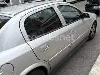 Usado Opel Astra Edition 100 CV (73 kW) 2003 Gris / plata Berlina