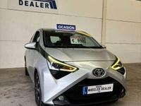 Usado Toyota Aygo 72 CV (52 kW) 2019 Gris Utilitario