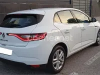 Usado Renault Mégane LIMITED 115 CV (84 kW) 2020 Blanco Berlina