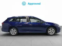 Usado VW Golf VIII Life 150 CV (110 kW) 2023 Azul Familiar
