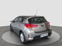 Usado Toyota Auris Active 132 CV (97 kW) 2014 Gris / plata Berlina