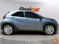 Usado Toyota Aygo X 72 CV (52 kW) 2024 Azul SUV