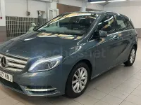 Usado Mercedes B180 109 CV (80 kW) 2013 Azul Utilitario