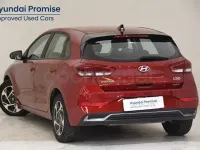 Usado Hyundai i30 115 CV (84 kW) 2025 Rojo Berlina