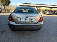 Usado Ford Mondeo Ghia 130 CV (95 kW) 2002 Beige Berlina