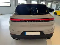 Usado Porsche Cayenne 470 CV (345 kW) 2025 Gris / plata SUV