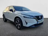 Usado Nissan Qashqai N-Connecta 140 CV (102 kW) 2022 Lunar white con techo midnight SUV