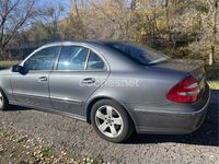 Usado Mercedes E280 Avantgarde 190 CV (139 kW) 2005 Gris / plata Berlina