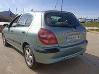 Usado Nissan Almera 112 CV (82 kW) 2001 Verde Berlina