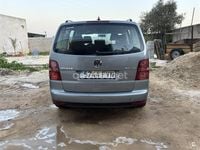 Usado VW Touran 140 CV (102 kW) 2007 Gris / plata Monovolumen