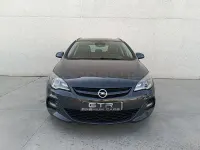 Usado Opel Astra 195 CV (143 kW) 2015 Gris / plata Familiar