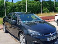 Usado Opel Astra Selective 115 CV (84 kW) 2014 Negro Berlina
