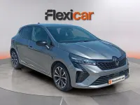 Usado Renault Clio V Techno 90 CV (66 kW) 2024 Gris Berlina