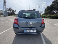 Usado Renault Clio II Dynamique 85 CV (62 kW) 2006 Gris / plata Berlina