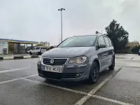 Usado VW Touran 140 CV (102 kW) 2008 Gris / plata Monovolumen
